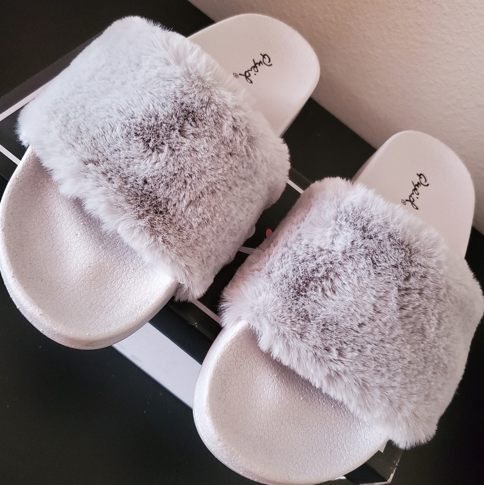 Faux Fur Slides